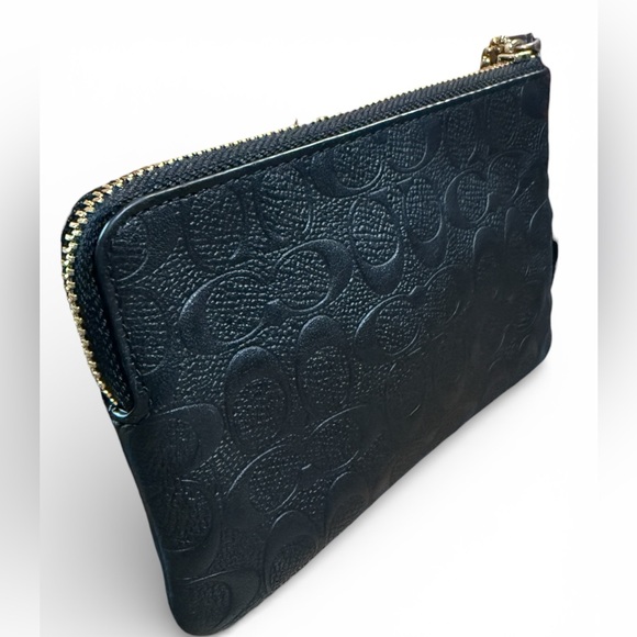 Coach Debossed Calf Leather Zip Around Wristlet w/ box & unbranded dust bag 🍍 - Picture 4 of 5